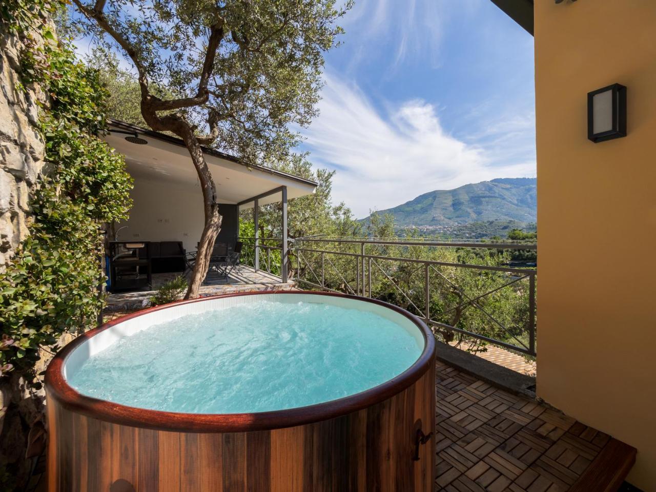 Regina Vittoria Relais Ecosmart Luxury Home SPA de Vivo Realty — 4-Star Luxury Hotel in Vico Equense, Italy