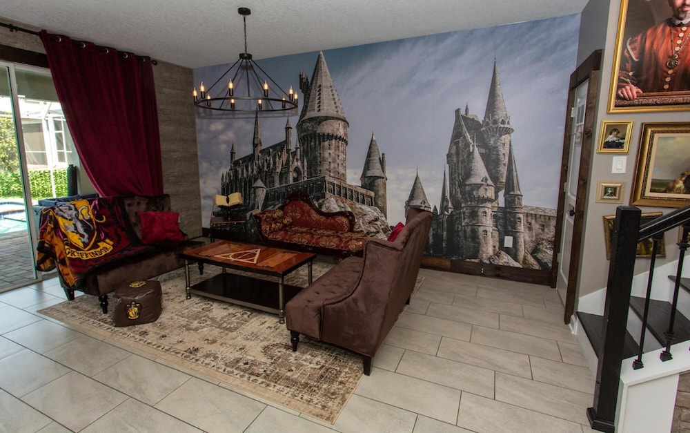 Magical Muggle Mansion Pool & Spa Sleeps 23 - photo 37