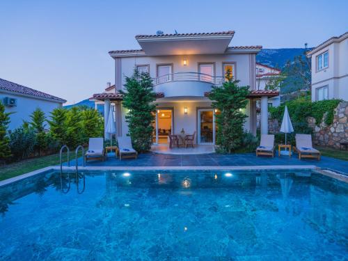 Fethiye Ovacıkta 6 kişilik Özel Havuzlu Villa Royal 2 — 4-Star Luxury Hotel in Fethiye, Turkey
