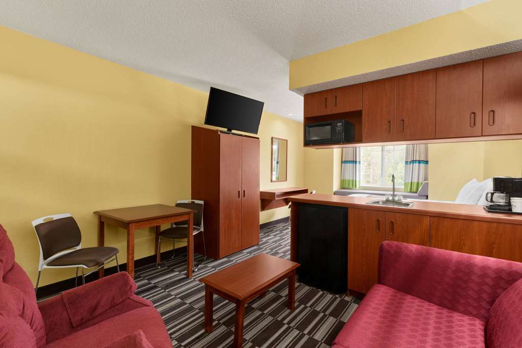 Microtel Inn & Suites by Wyndham Thomasville High Point Lexi - photo 28