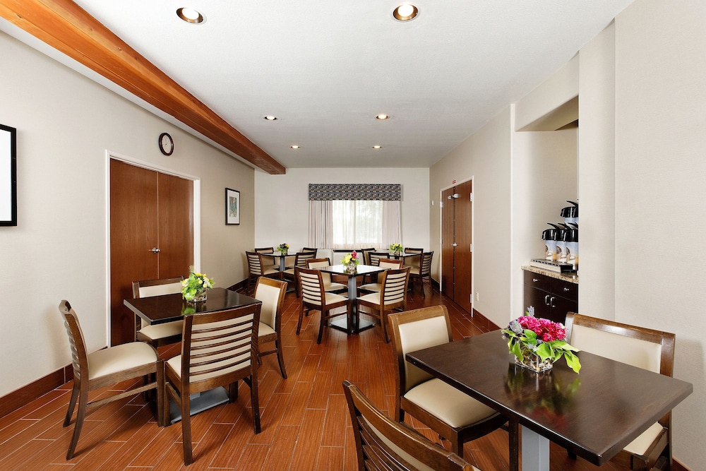 Holiday Inn Express & Suites Montrose Black Canyon Area by IHG - photo 27