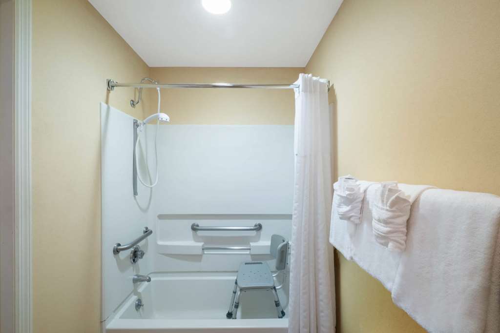 Baymont by Wyndham Knoxville Cedar Bluff - photo 19