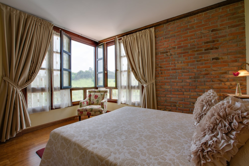 La Casona de la Roza — 4-Star Luxury Hotel in Villaviciosa, Spain