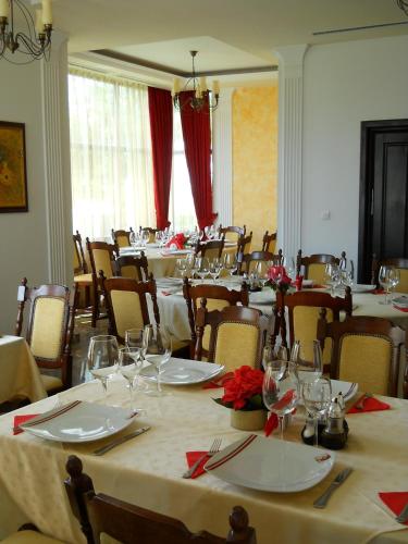 Casa Domneasca — Curtea De Arges — photo 3