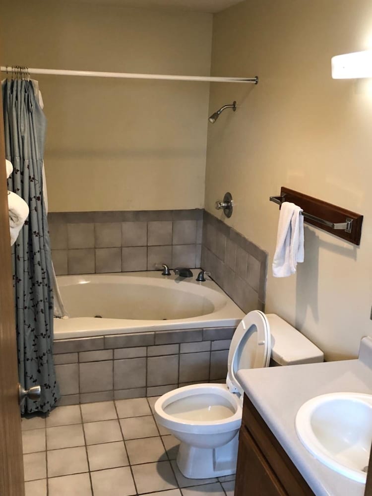 Salt Creek Inn - photo 35