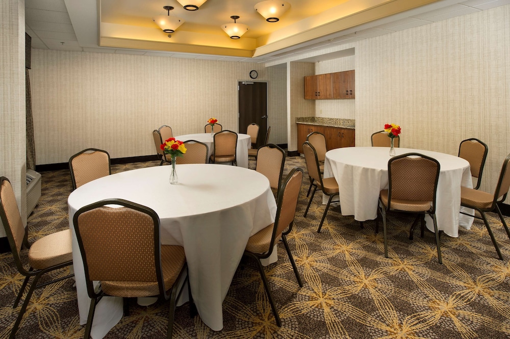 Hampton Inn Rochester Greece - photo 22
