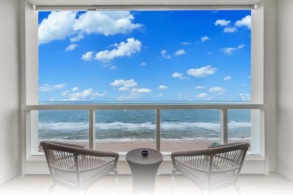 Fontainebleau Miami Beach Private Luxury Suites - photo 424