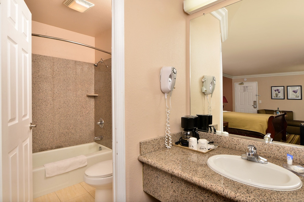 Inn By The Sfo - photo 28