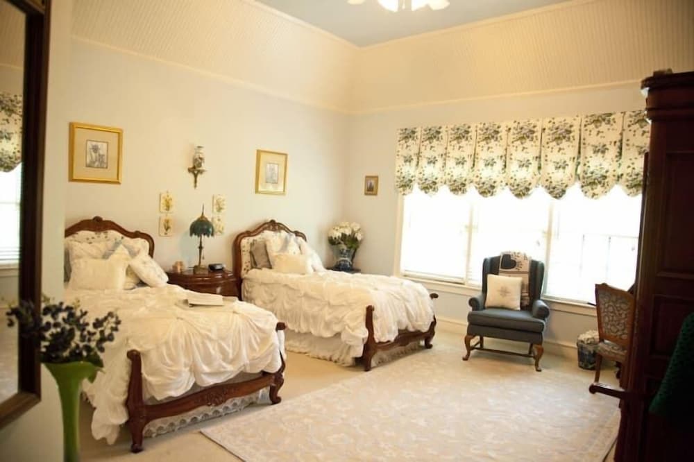 Lillian Farms Bed & Breakfast - photo 6