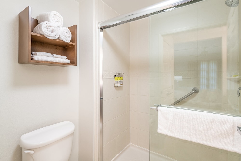Staybridge Suites Charleston Ashley Phosphate - photo 17