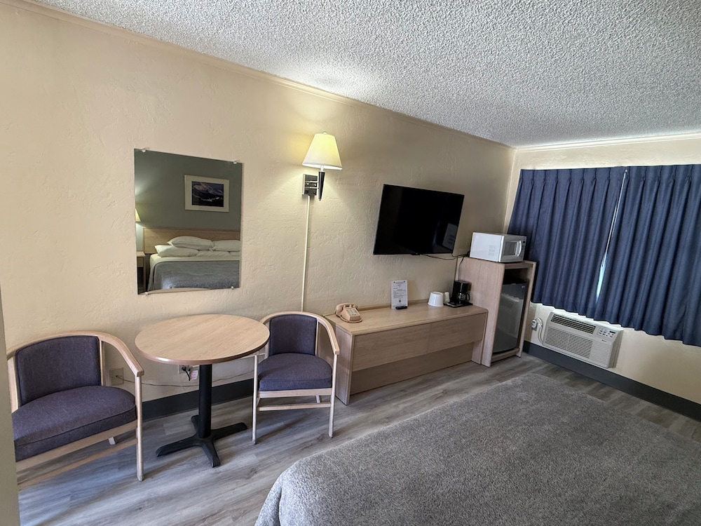 Pine Needles Inn - photo 16