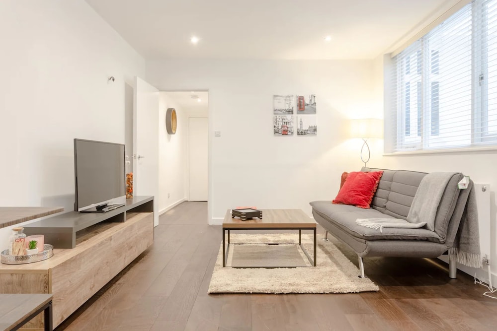 Modern Flat in the Heart of West London — 4-Star Luxury Hotel in London, United Kingdom