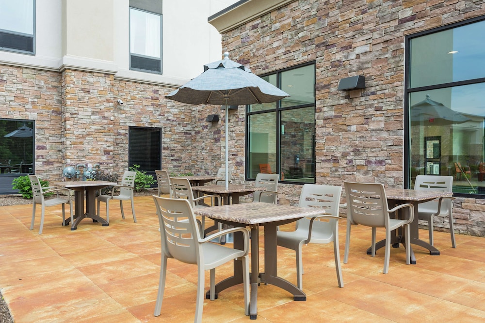 Hampton Inn Cumberland - photo 31