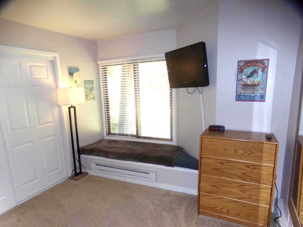 Wild Irishman 2 Bed 2 Bath Sleeps 9 Wibh — Keystone — photo 4
