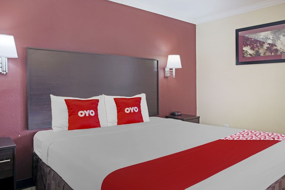 OYO Hotel McAllen Airport South - photo 32