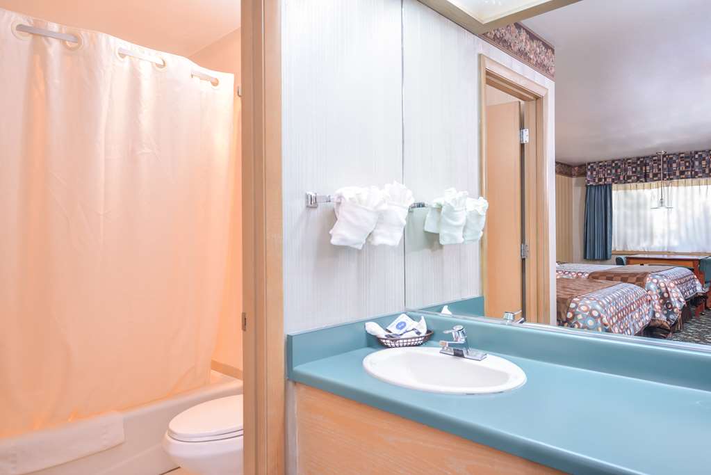 Americas Best Value Inn Phoenix Medford - photo 17