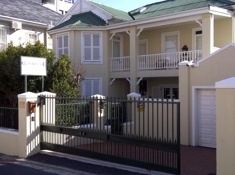 Craigrownie Guest House — 4-Star Luxury Hotel in Cape Town, South Africa