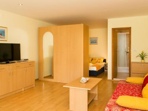 Apartments Radic Studio Apartment 2 3 Adults Kneza Domagoja Street BR 1