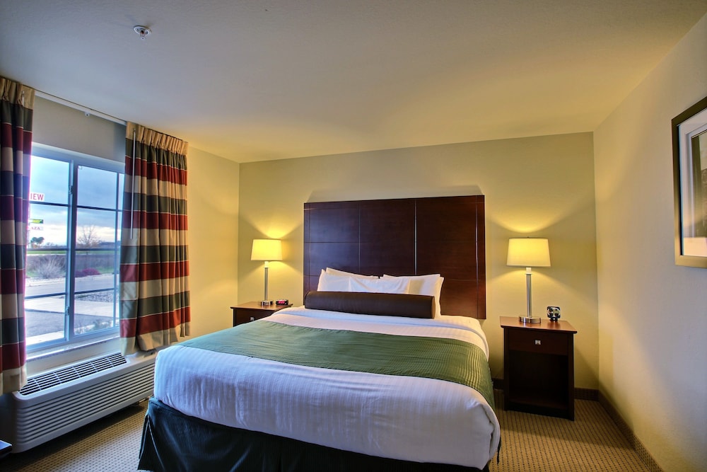 AmericInn by Wyndham Oshkosh - photo 3