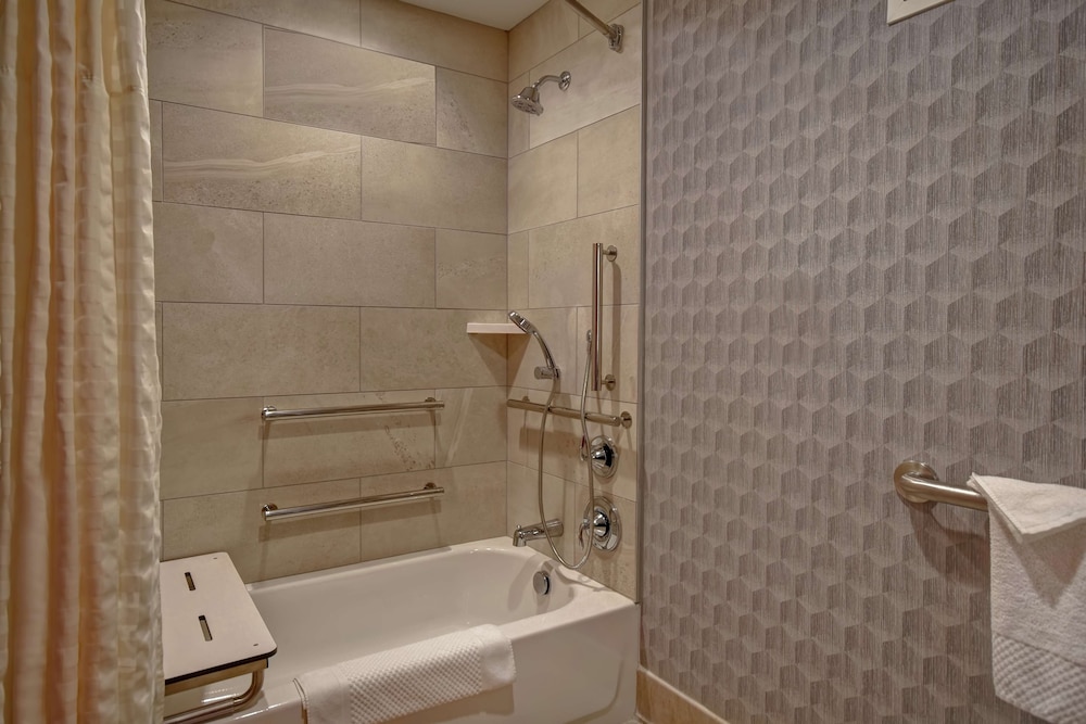 Embassy Suites Little Rock - photo 46