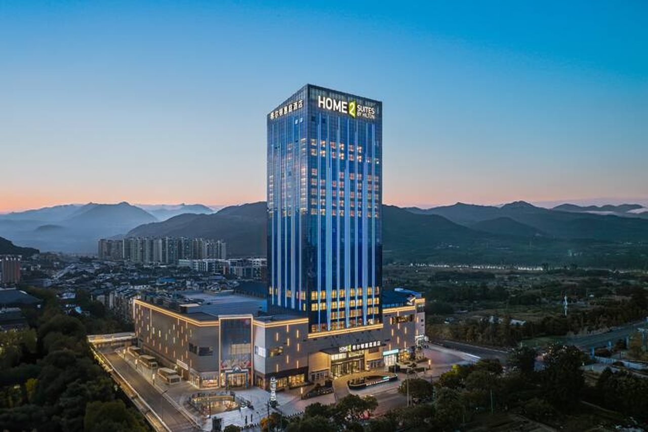 Home2 Suites by Hilton Chengdu Huaizhou New Town — 4-Star Luxury Hotel in Chengdu, People's Republic of China