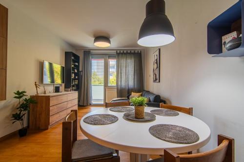 Flexible SelfCheckIns 92 Zagreb Parking Loggia Bedroom — 4-Star Luxury Hotel in Zagreb, Croatia