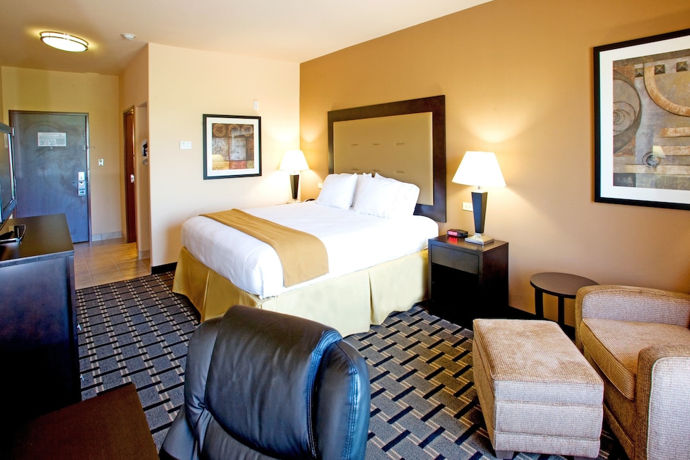 Holiday Inn Express Suites Beeville by IHG - photo 8