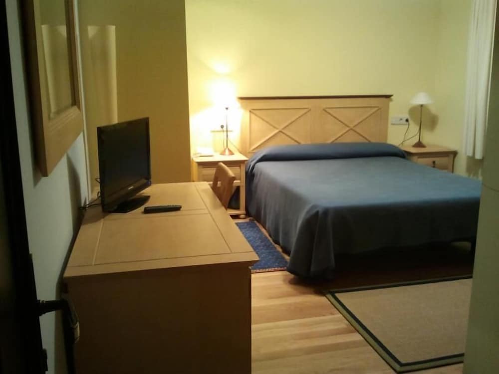 Hotel Rural Villarromana — Saldana
