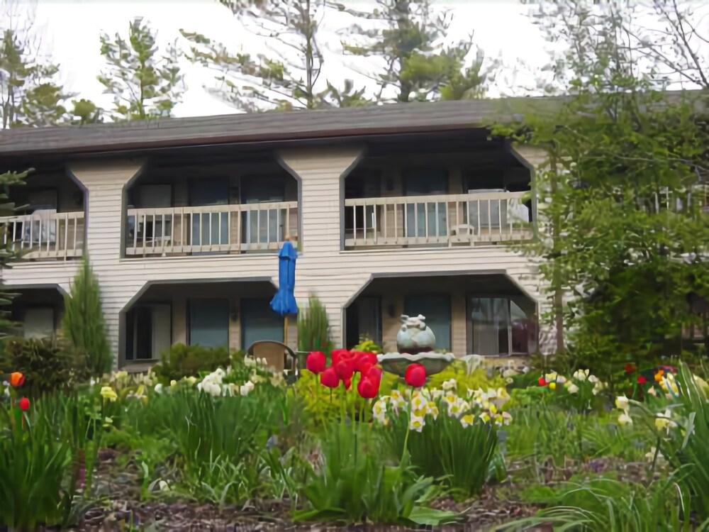 Coachlite Inn — Sturgeon Bay