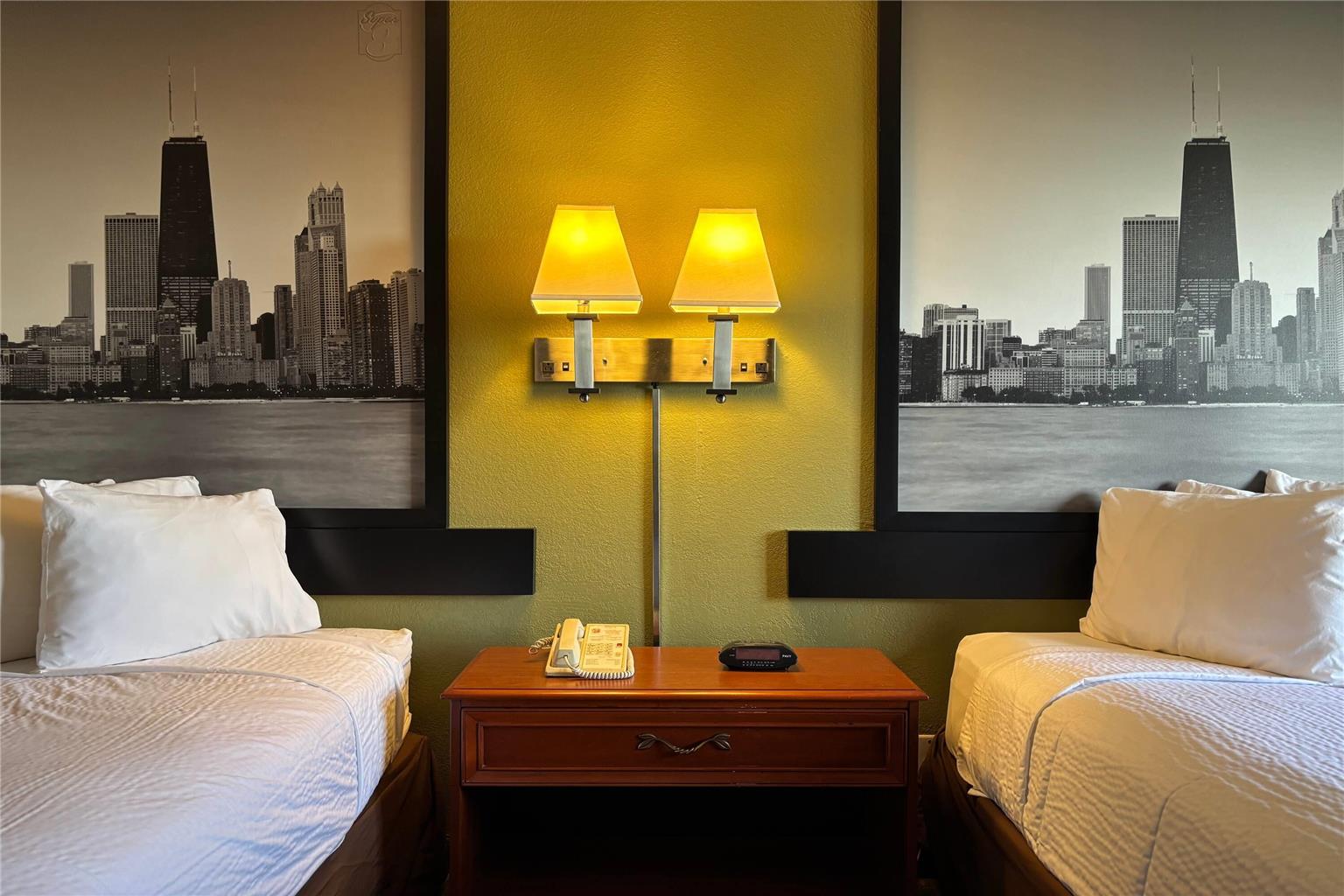Super 8 by Wyndham Pontiac - photo 7