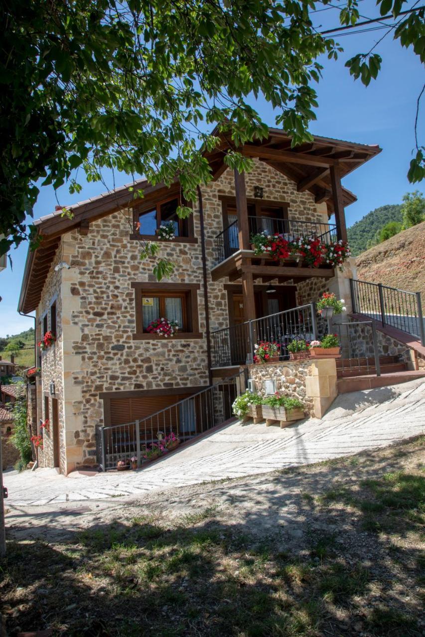 Apartamentos La Cotera Barrio De Arriba Segunda Entrada 2 — 4-Star Luxury Hotel in Cabezon De Liebana, Spain