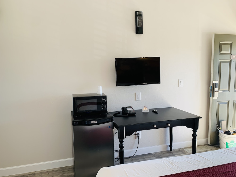 Escondido Inn - photo 16