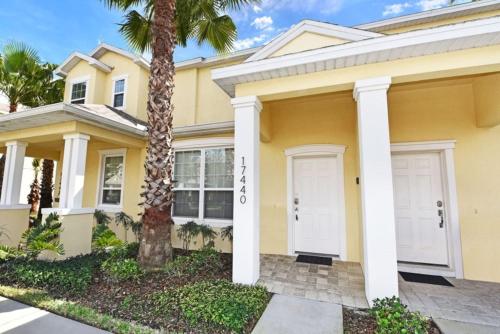 Beautiful 3 Bed Villa 10 Minutes From Disney 17440 Serenity Resort townhouse - photo 2
