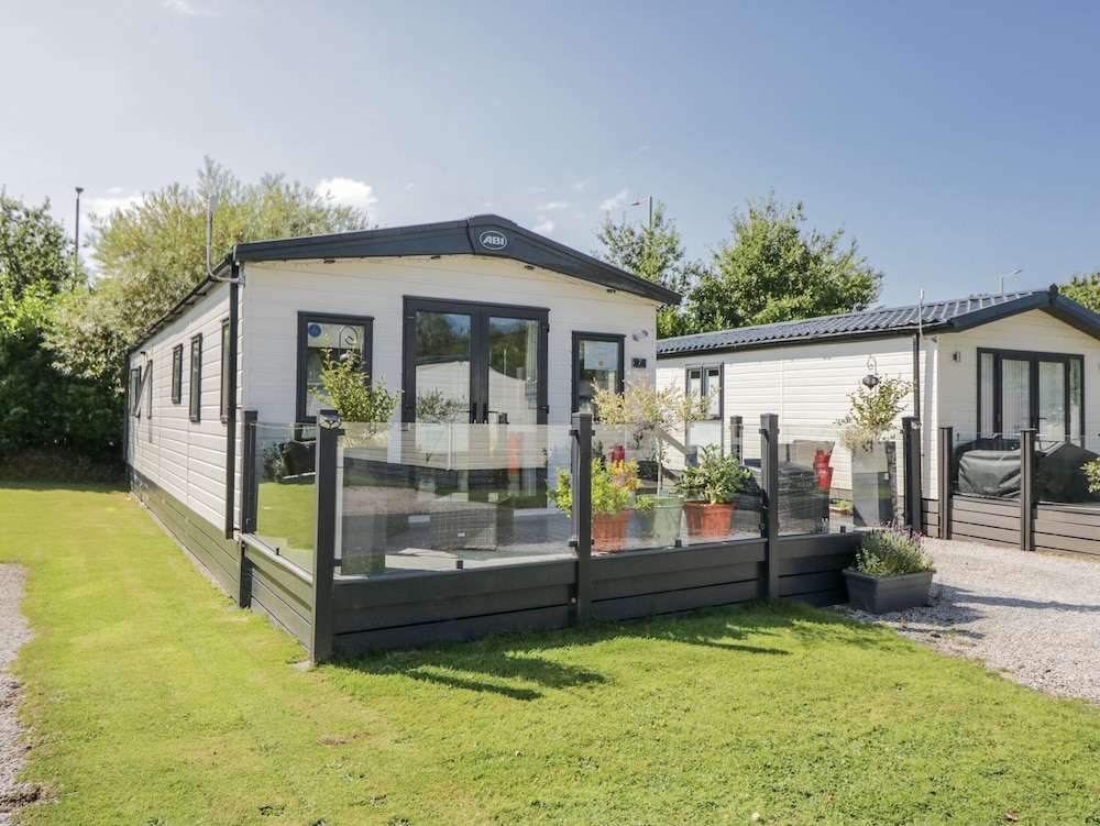 Lilac Lodge — 4-Star Luxury Hotel in Carnforth, United Kingdom