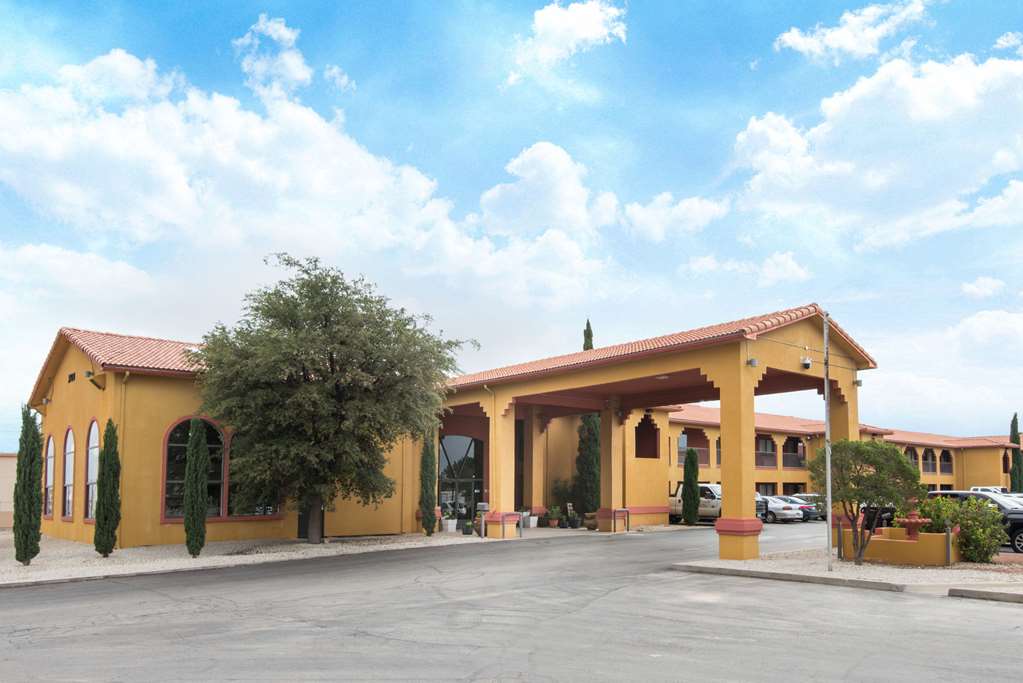 Days Inn by Wyndham Carlsbad - featured photo