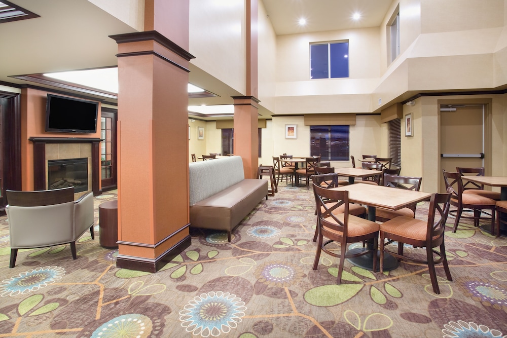 Holiday Inn Express & Suites Minot by IHG - photo 23