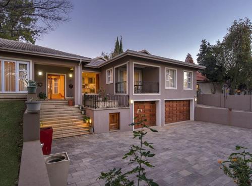 6 On Acacia — 4-Star Luxury Hotel in Johannesburg, South Africa