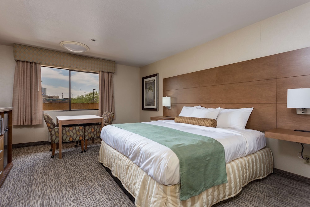 Shilo Inn Hotel & Suites Yuma - photo 4