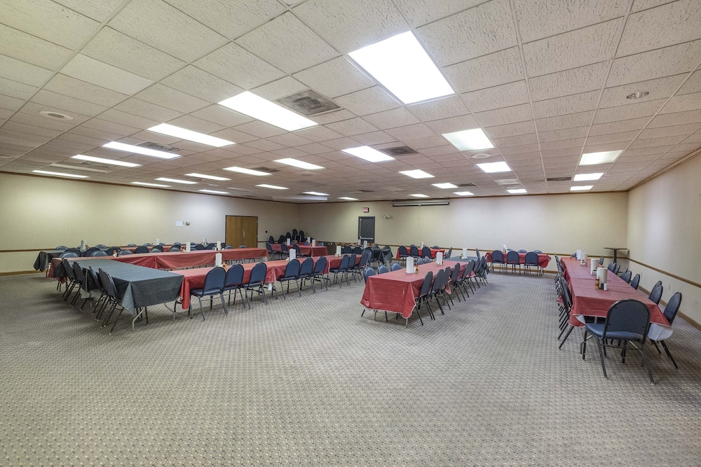 Red Roof Inn Meridian - photo 27