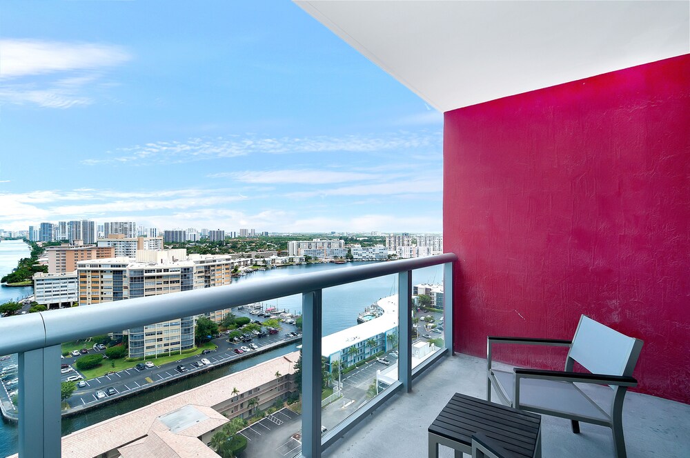 Private Residences at Beachwalk by SoFla Vacations - photo 23