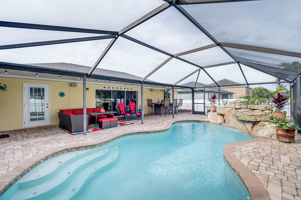5 Mi to Beach: Getaway in Cape Coral w Pool