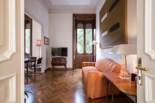 Flat Three — 4-Star Luxury Hotel in Rome, Italy