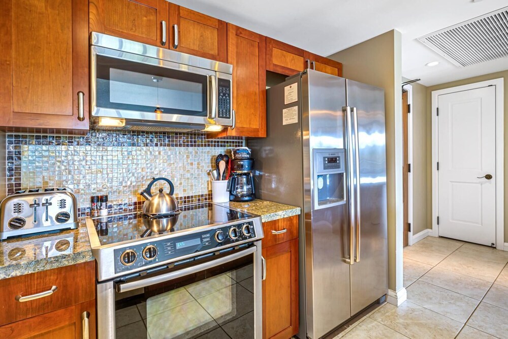 K B M Resorts Hkk 306 Chic 2bd Upgraded Steps Away From Resort Pools Beach and Spa - photo 10