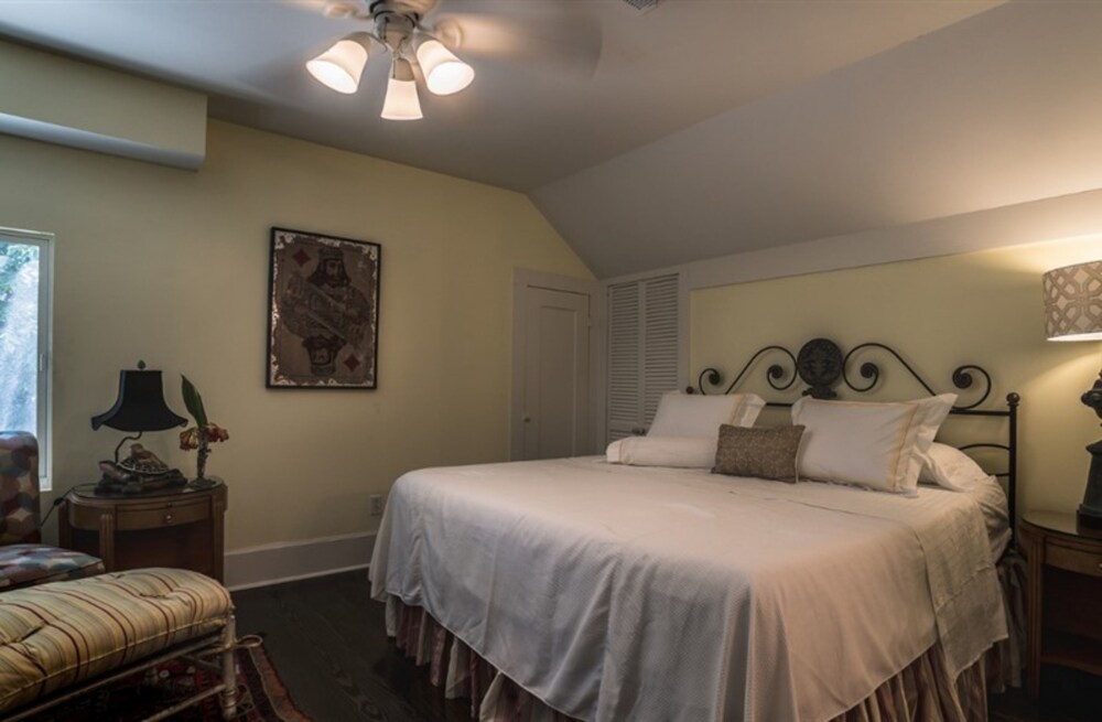 The Olive Tree Court — Georgetown — photo 5