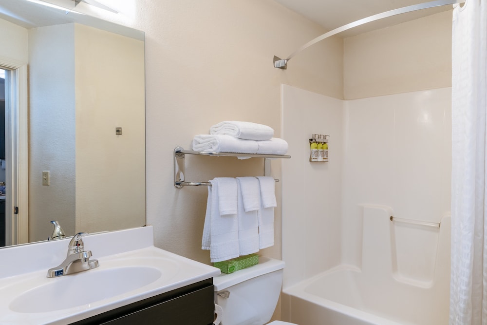 Candlewood Suites Herndon by IHG - photo 22
