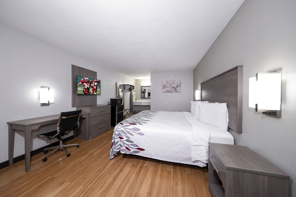 Red Roof Inn Bay Minette - photo 11