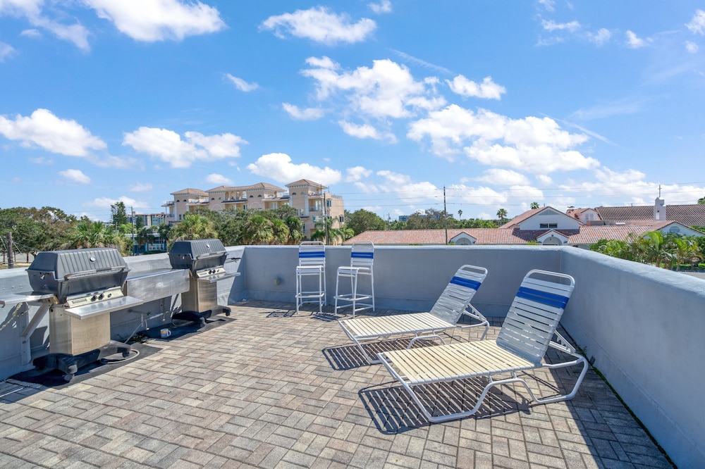 Camelot Beach Suites - photo 37