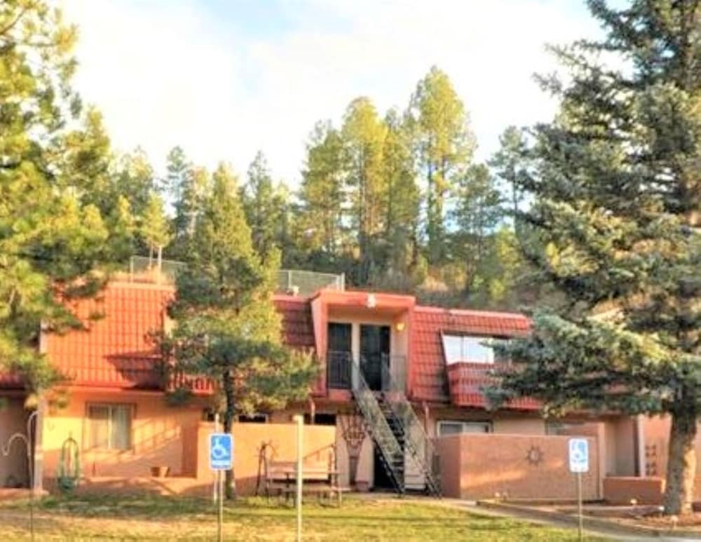 Pinecliff Village Resort - photo 6