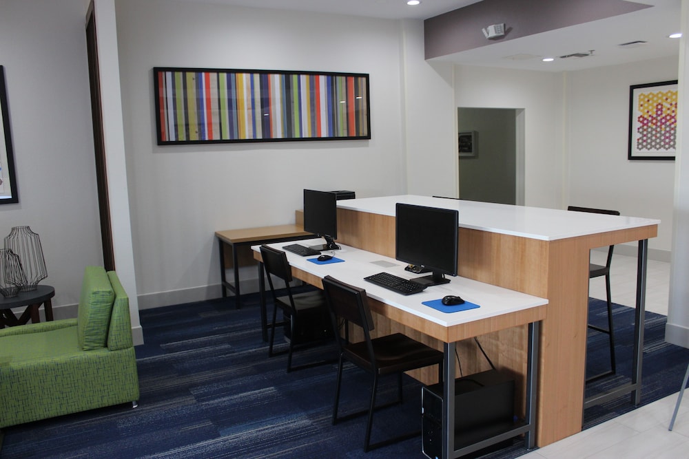 Holiday Inn Express & Suites Mansfield by IHG - photo 45
