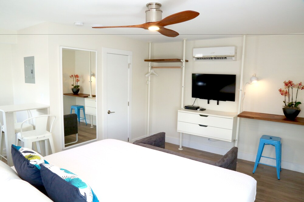 Seville Hotel and Apartments - photo 11